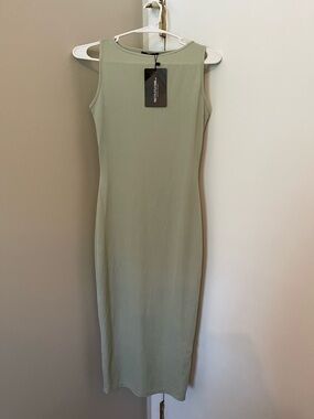 PrettyLittleThing Sleeveless Sage Green Midi Dress